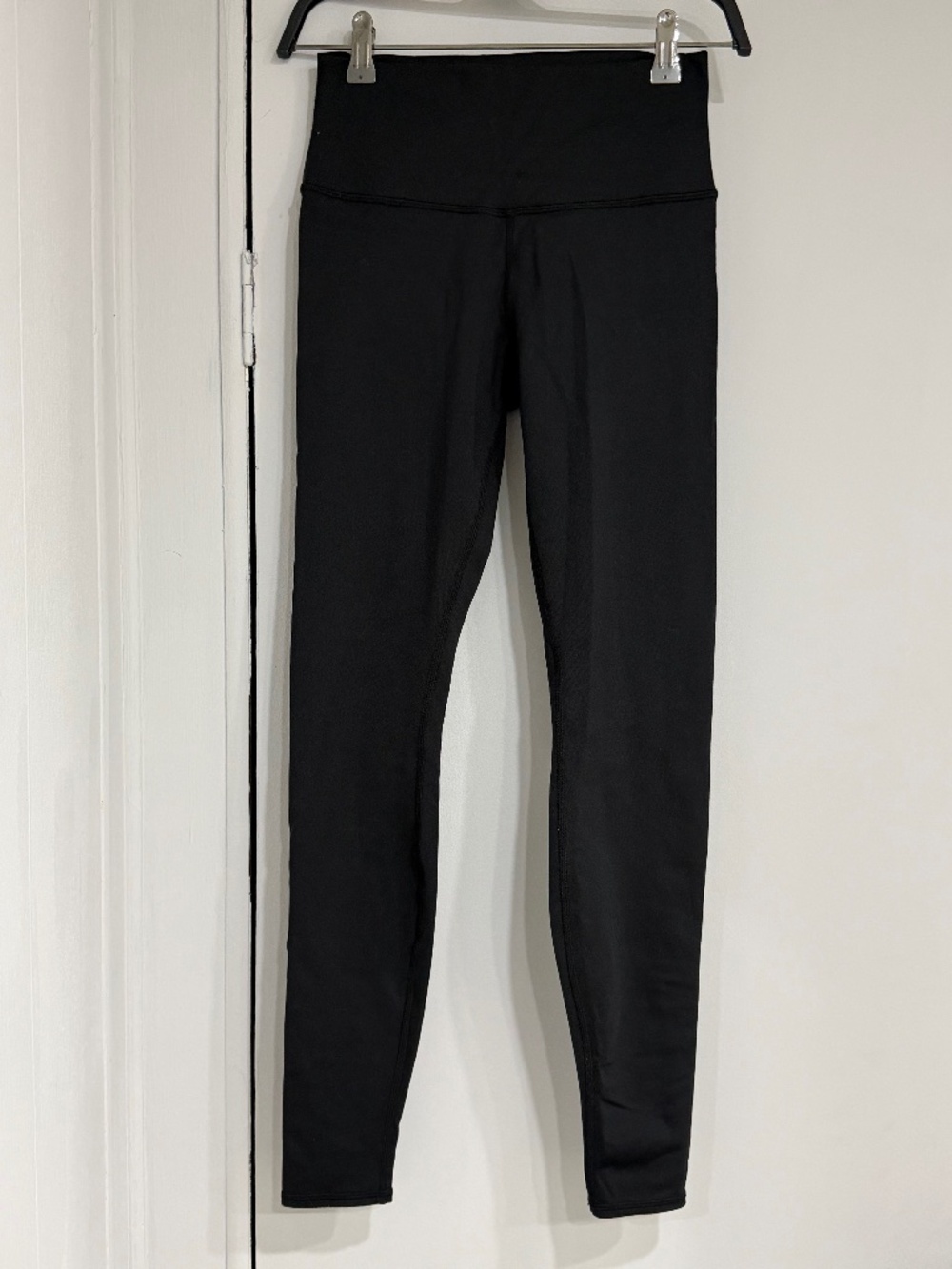 ALO yoga High-Waist Black Leggings - Picture 4 of 7